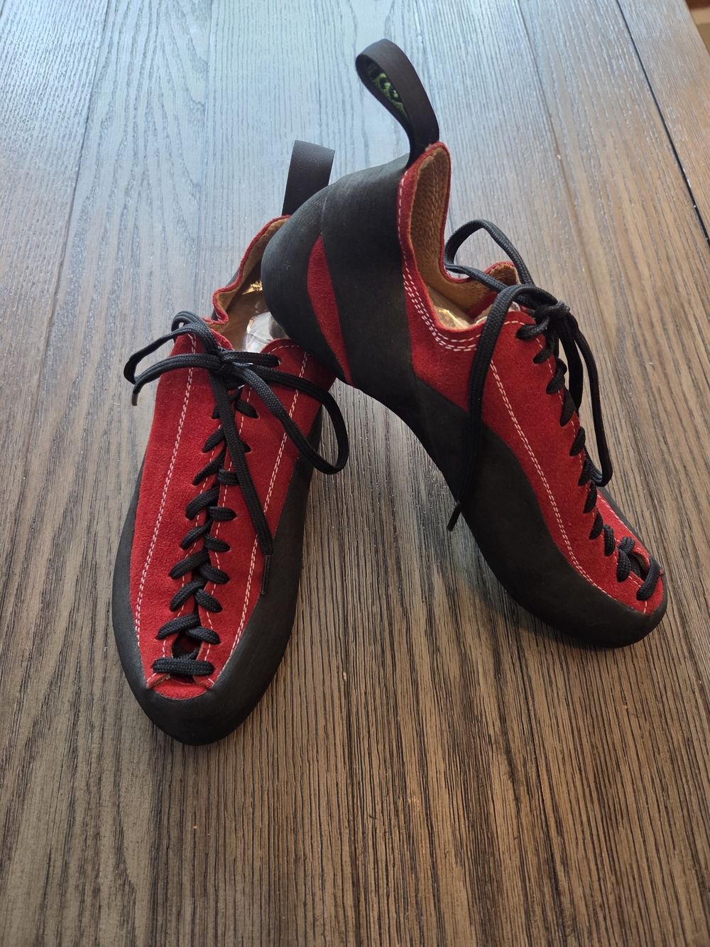 Saltic Suede Lace-Up Rock Climbing Shoes - Red/Black